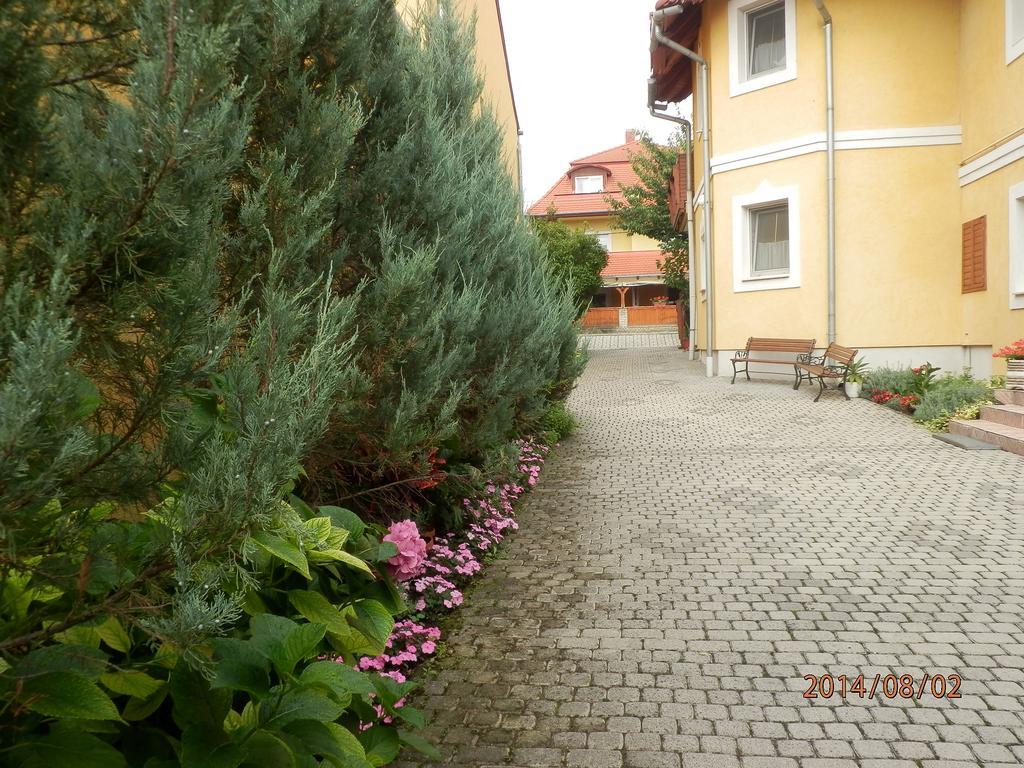 Zsuzsanna Haz Hotel Hévíz Buitenkant foto